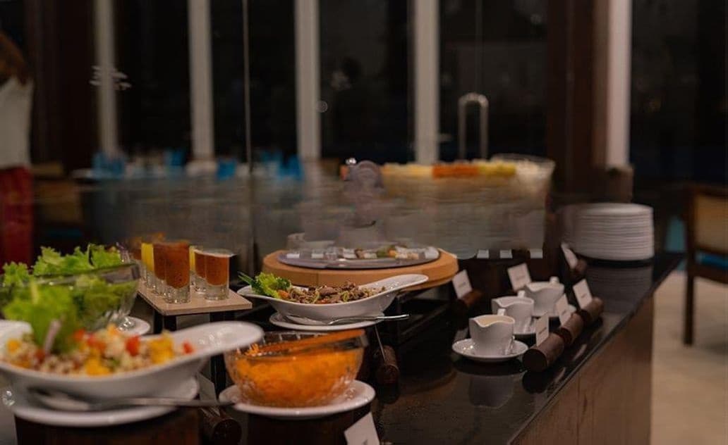Popular 3 Star Beachfront Hotel in Hikkaduwa For Sale