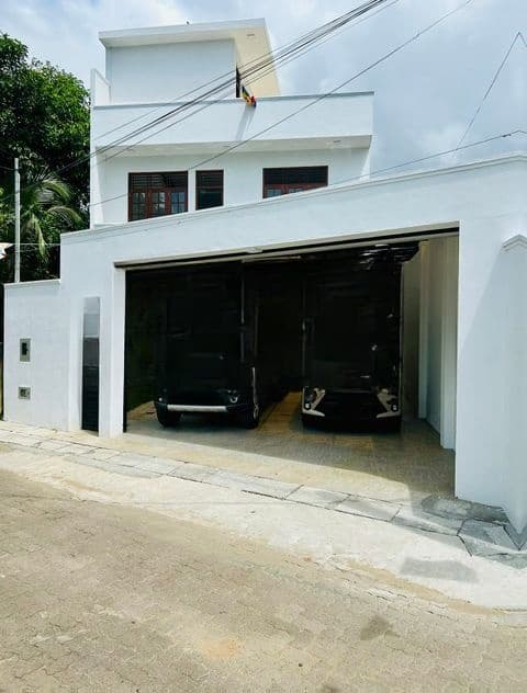 House for Sale in Nugegoda Delkada