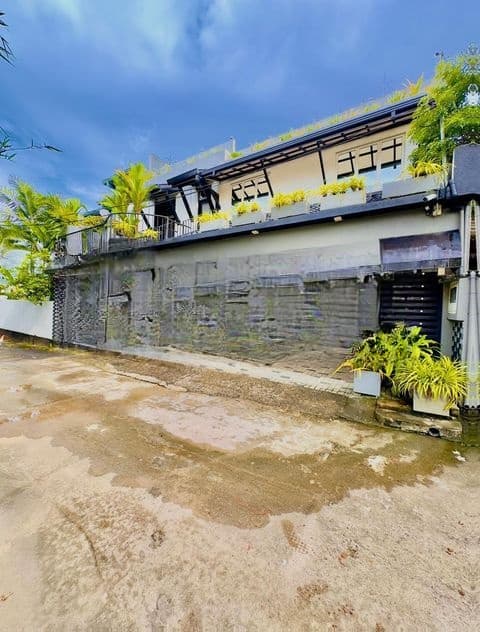 Piliyandala Modern Two-Story House for Sale!