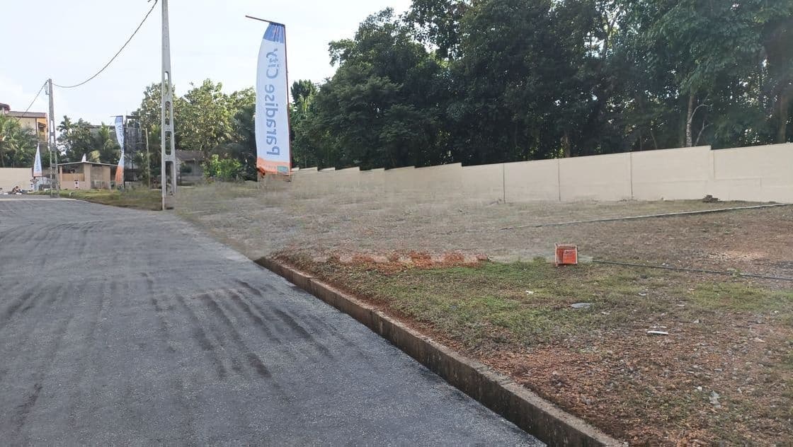 8 Perch Lots in Hokandara Gated Comminity