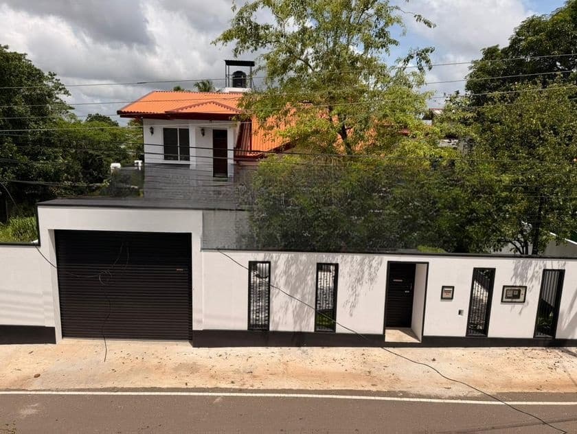 14P Luxury House for Sale in Kottawa
