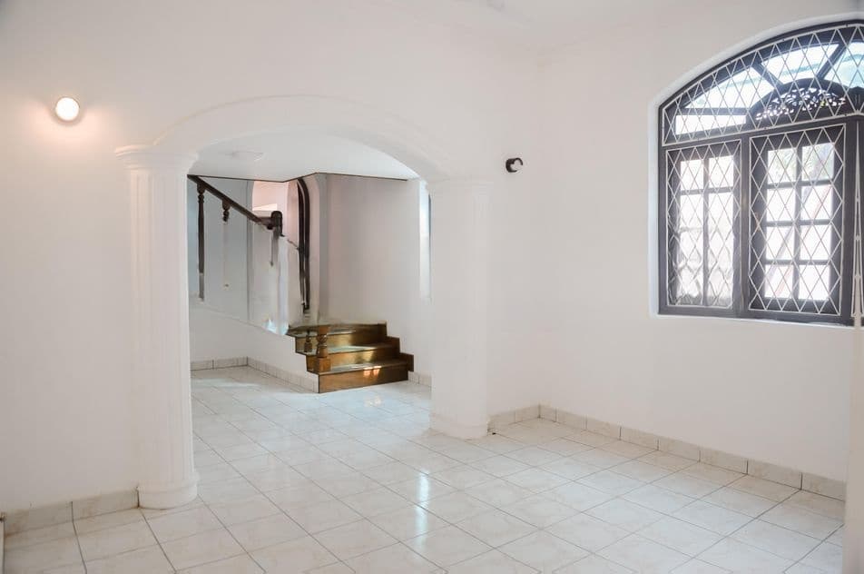 20.4 Perches - Unfurnished House for Sale HL49731 Mount Laviniya