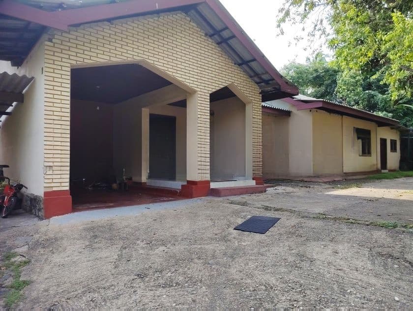 House in Gampaha Town Plot 01