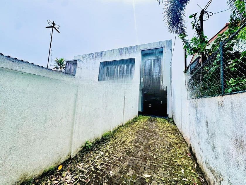 Luxurious 3-Story Modern House for Sale in Thalapathpitiya