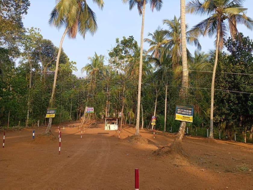 Land for Sale in Mirigama