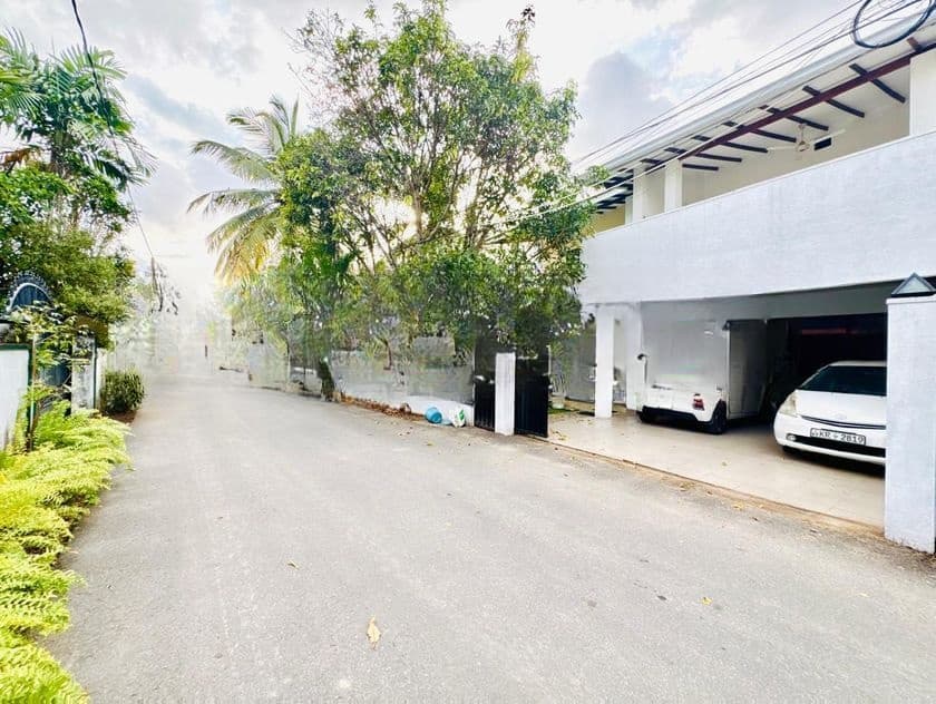 Elegant 2-Storey House for Sale – Prime Location in Boralesgamuwa