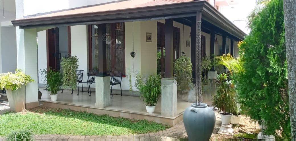 5 BR 6000sqft Super Luxury House on 18.1P in Ethul Kotte (SNPLH)