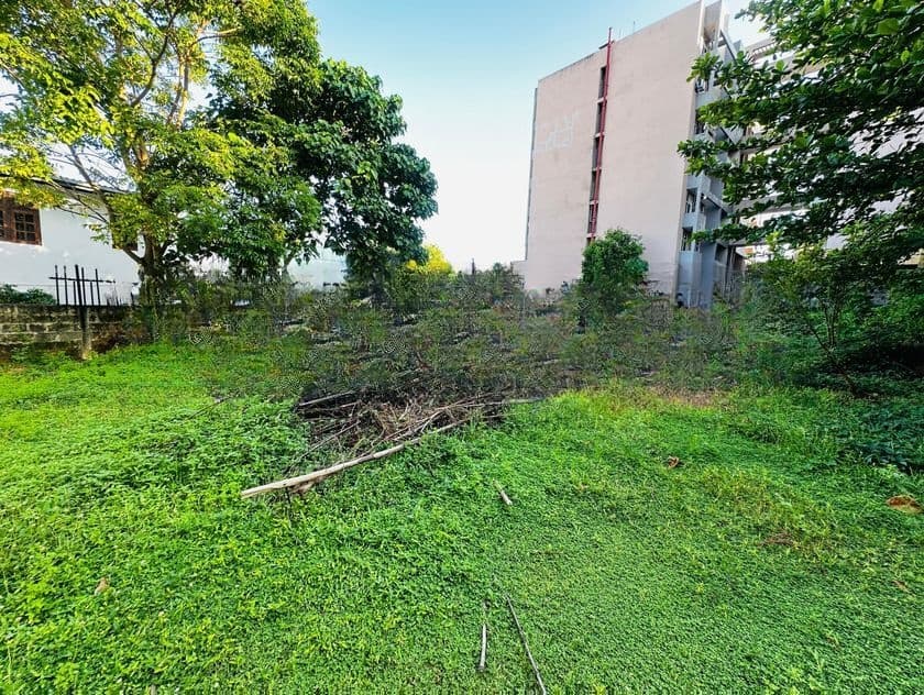 (AF472 )15P Land with Property Sale at Colombo 06