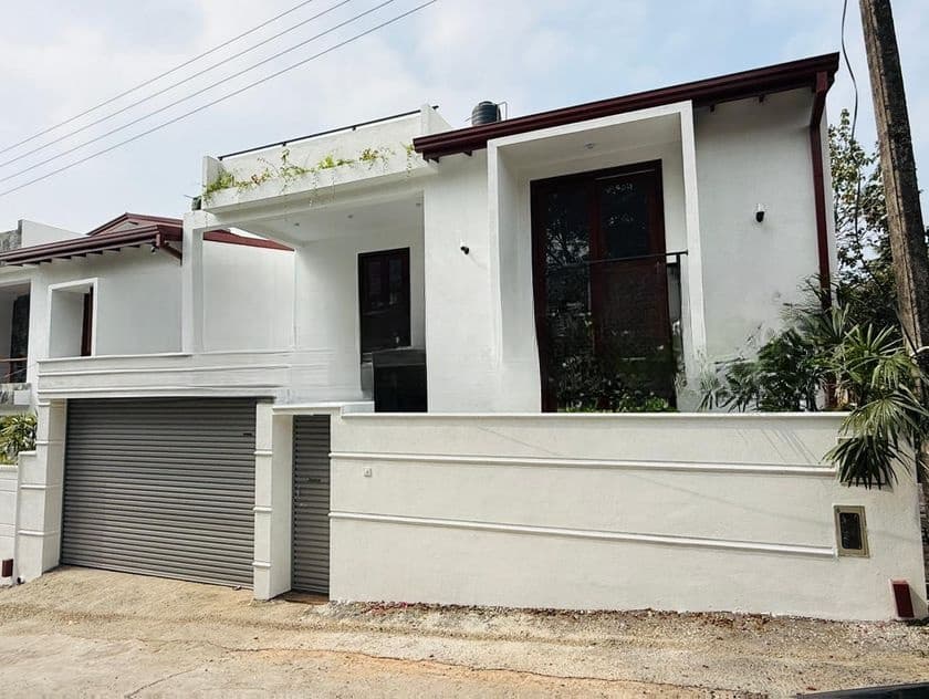මාලබේ නගරයෙන් අති නවීන නිවසක් විකිණීමට