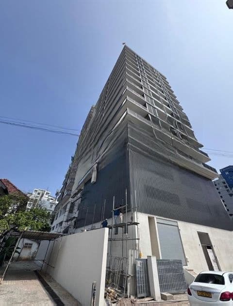 BARGAIN! Brand New 3BR Apartment near Duplication Road Colpetty FOR SALE