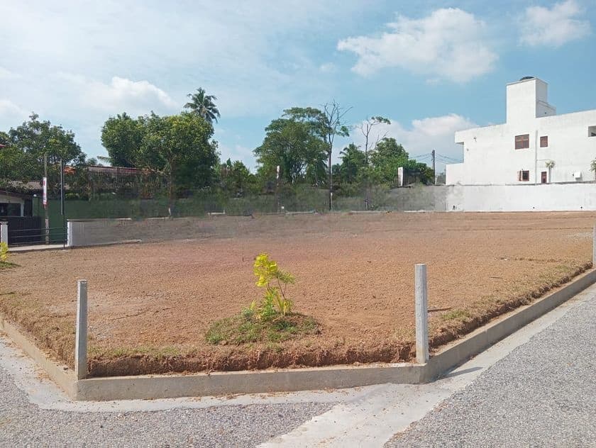 Walking Distance to 138 Road Homagama Land For Sale