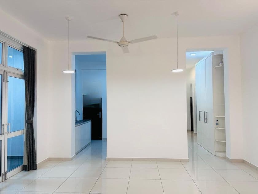 3 Bedrooms Unfurnished Apartment For sale in Colombo 05 (P-121)