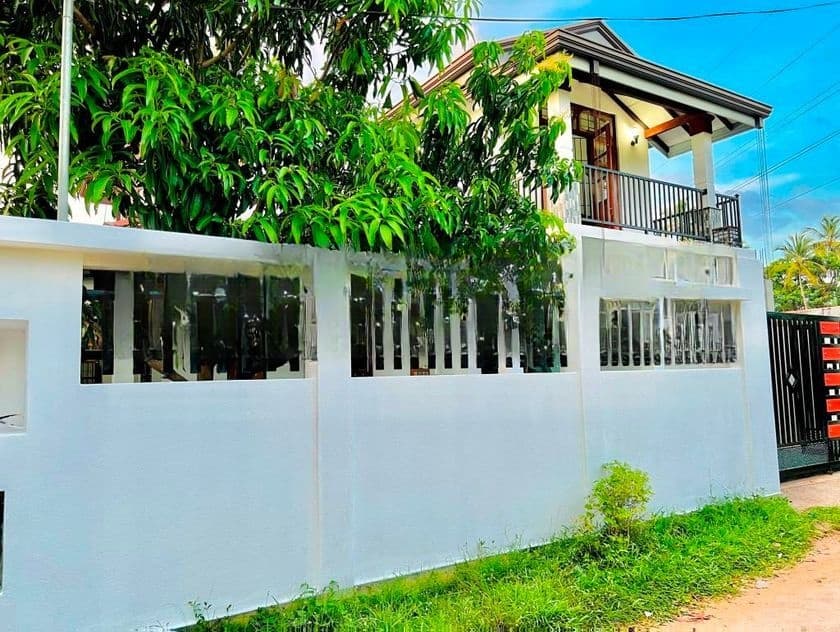 Beautiful Nice Solid An Upstairs House For Sale In Negombo Daluwakotuwa