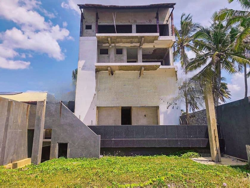 Hotel for Sale – Negombo Dungalpitiya Beach Front SA 10552