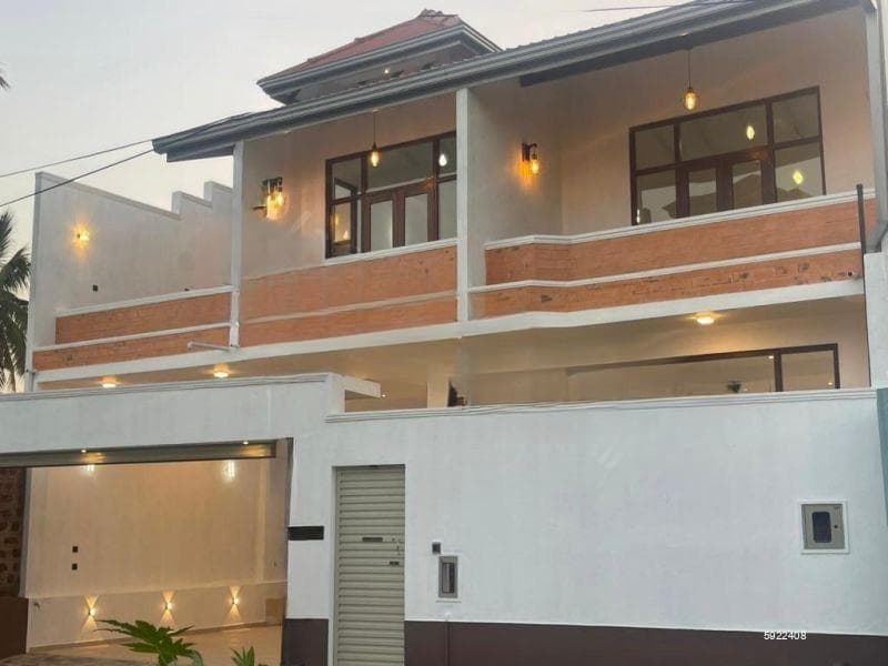 Brand New Two-Storey House with Rooftop for Sale – Just 50m from Malabe Town