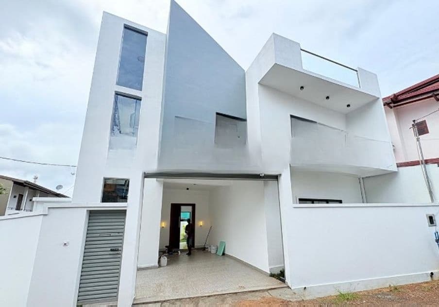 Modern Luxury Two Storey House for Sale in Athurugiriya